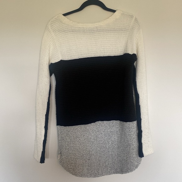 Sweater Black White Grey Color block Size Medium - Picture 2 of 4